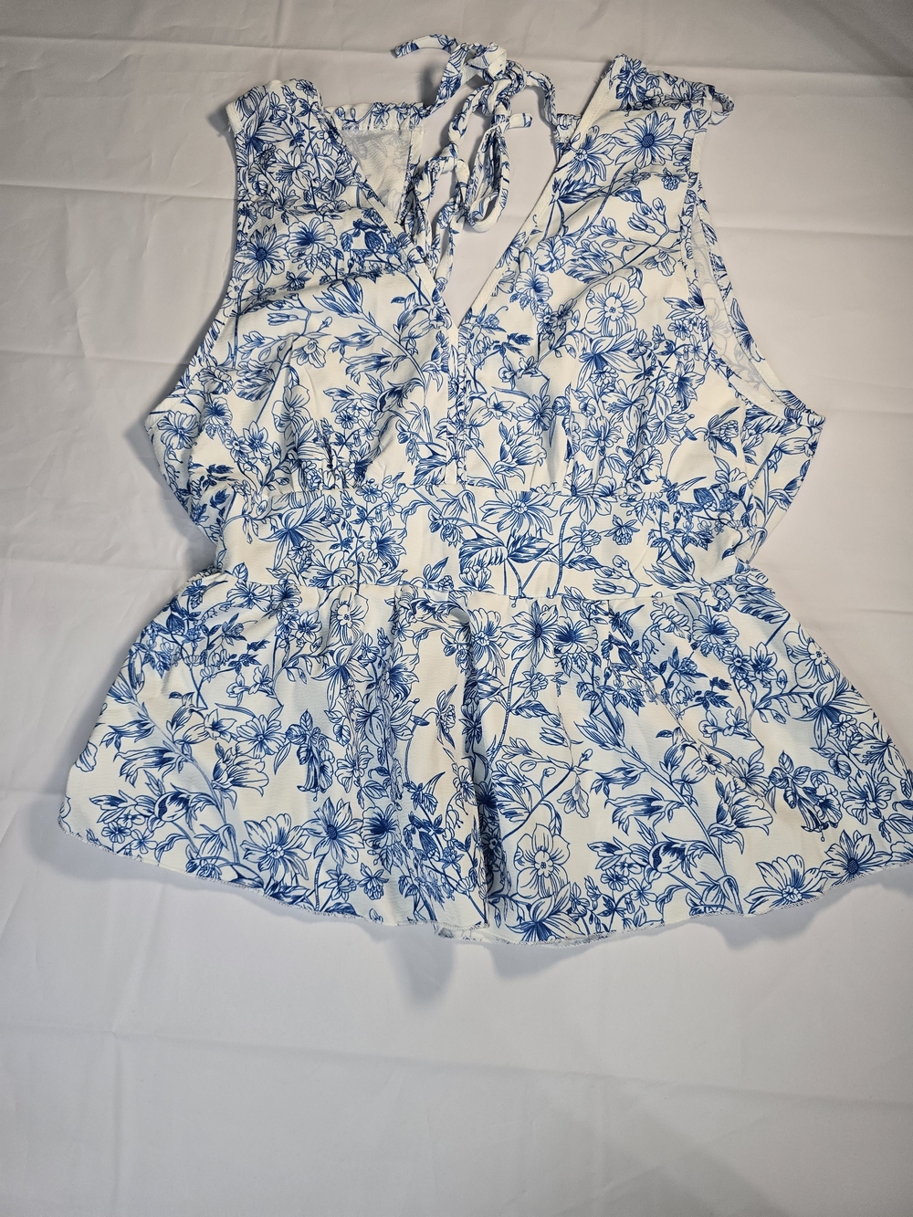 SHEIN Blue and White Floral Tie-Back Peplum Tank NWOT - Picture 2 of 15